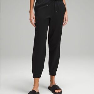 Lululemon Soft Jersey Classic Fit Mid Rise Jogger 7/8 length